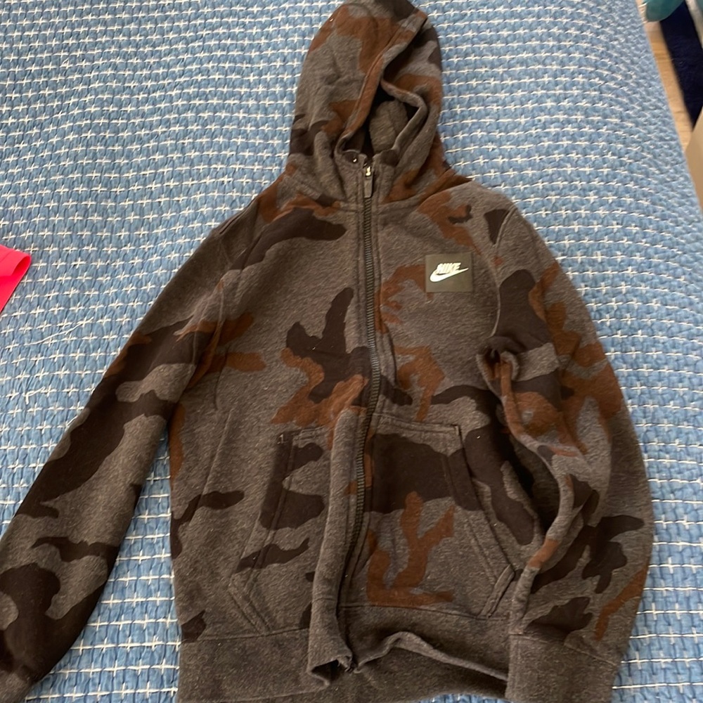 Youth medium Nike sweatshirt